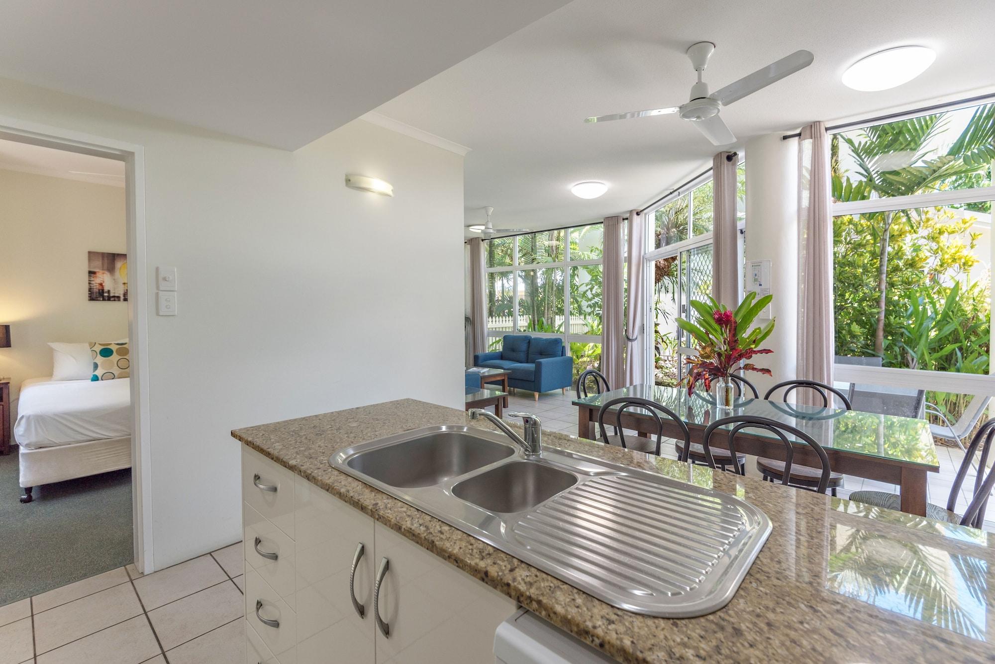 Tropical Nites Holiday Townhouses Порт Дъглас Екстериор снимка